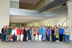 Die Besuchergruppe im Reichstag mit Axel Schäfer MdB